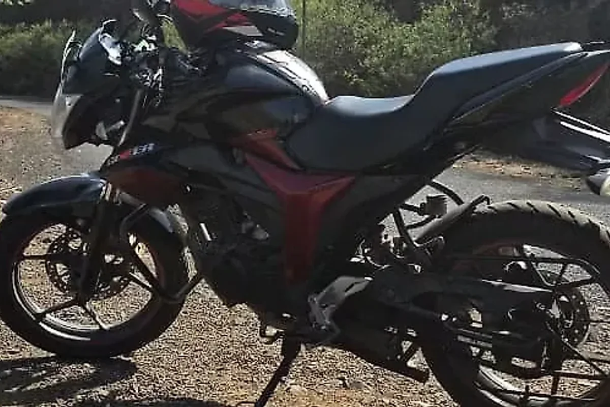 Suzuki Gixxer 150 Disc - View 1