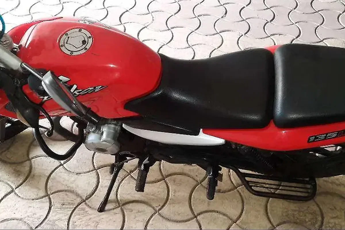 2011 Bajaj Pulsar 135 LS for sale in Pune | Do Pahiyaa